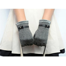 Load image into Gallery viewer, Classic Cute Cashmere Touchscreen Gloves for women - Winter Gloves- Grey - Less+mORE
